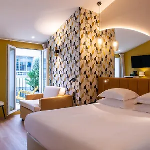 Arc Elysees 3*, Paris France